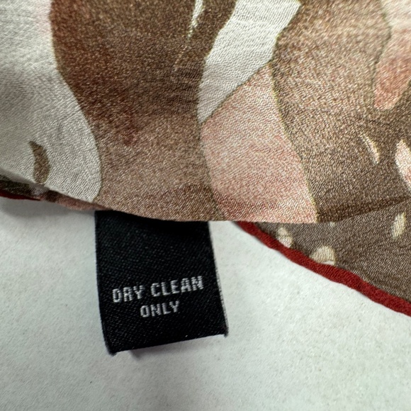 Jim Thompson Luxury Floral Print Silk Square Scarf - Size 44" x 44" -NEW in Bag. - Picture 8 of 15